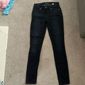 Lucky brand dark wash skinny jeans, size 25